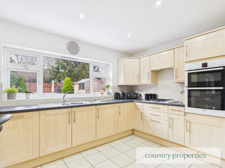 3 bedroom House for Sale London Road, Welwyn, Hertfordshire