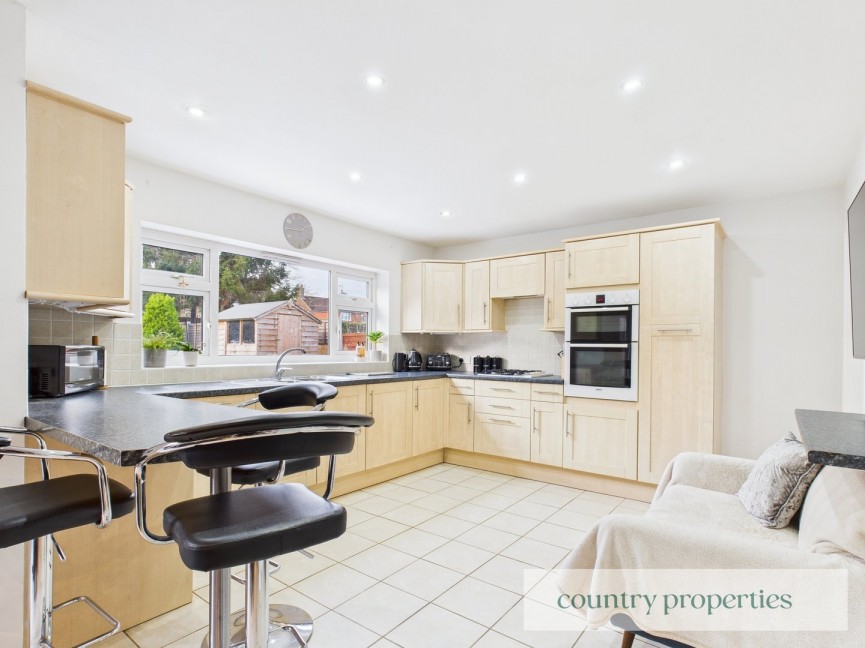 3 bedroom House for Sale London Road, Welwyn, Hertfordshire