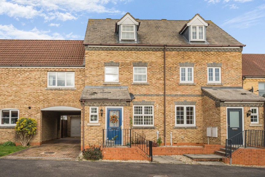 3 bedroom House for Sale Kingfisher Road, Shefford, Bedfordshire