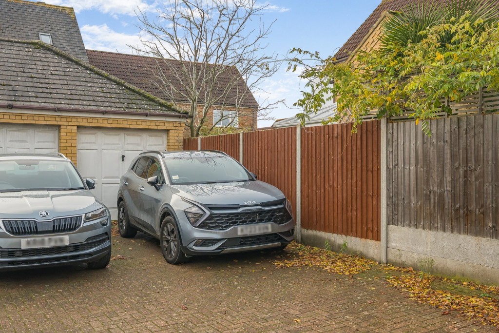 Kingfisher Road, Shefford, Bedfordshire