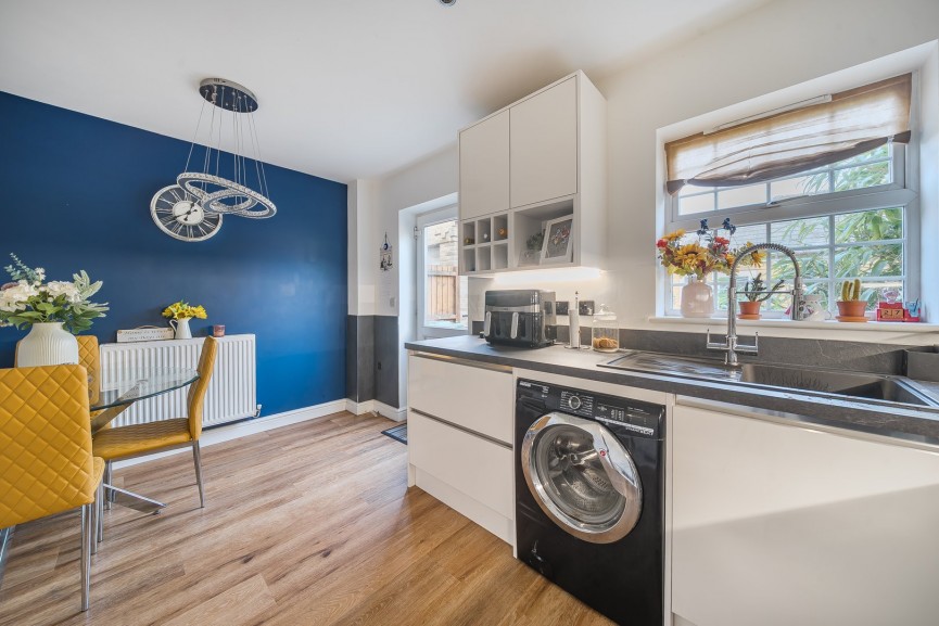 3 bedroom House for Sale Kingfisher Road, Shefford, Bedfordshire