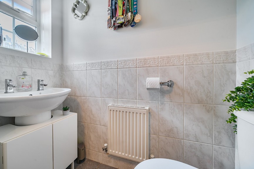 3 bedroom House for Sale Kingfisher Road, Shefford, Bedfordshire