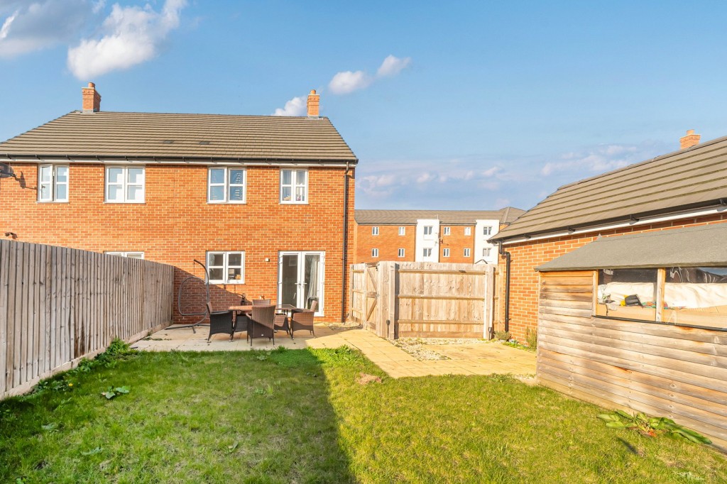 Binyon Gardens, Stotfold