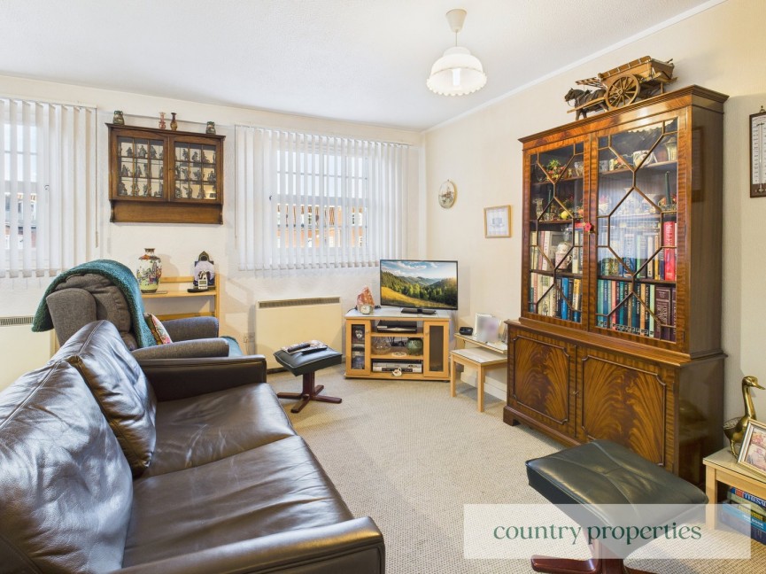 2 bedroom Flat for Sale Fretherne Road, Welwyn Garden City, Hertfordshire