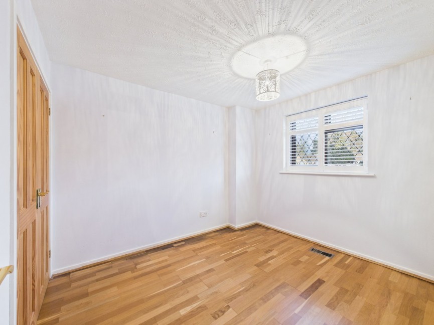 3 bedroom Bungalow for Sale King James Way, Royston, Hertfordshire