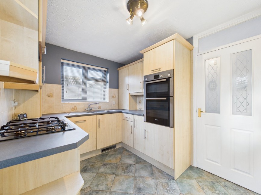 3 bedroom Bungalow for Sale King James Way, Royston, Hertfordshire