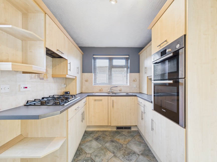 3 bedroom Bungalow for Sale King James Way, Royston, Hertfordshire