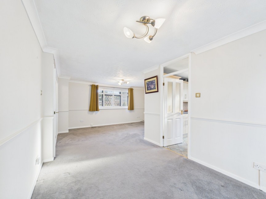 3 bedroom Bungalow for Sale King James Way, Royston, Hertfordshire