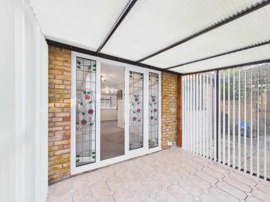 3 bedroom Bungalow for Sale King James Way, Royston, Hertfordshire