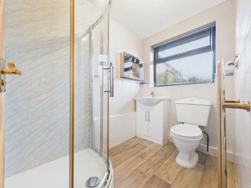 3 bedroom Bungalow for Sale King James Way, Royston, Hertfordshire