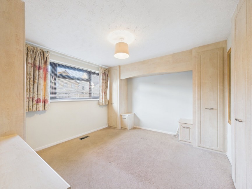 3 bedroom Bungalow for Sale King James Way, Royston, Hertfordshire