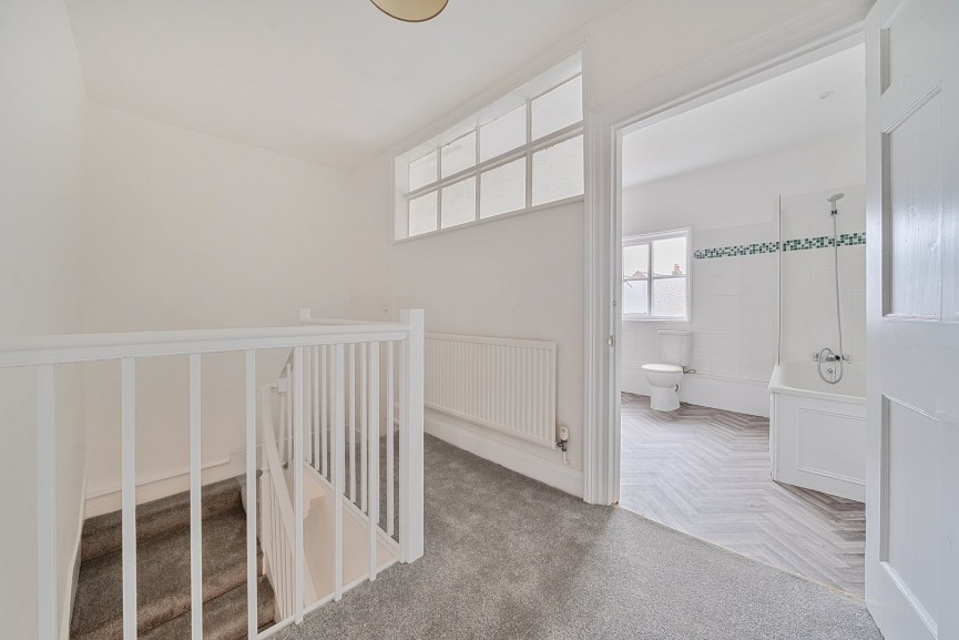 3 bedroom House for Sale High Street, Shefford, Bedfordshire