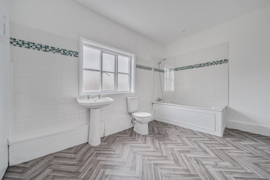 3 bedroom House for Sale High Street, Shefford, Bedfordshire