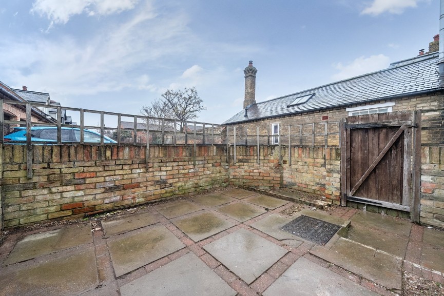 3 bedroom House for Sale High Street, Shefford, Bedfordshire