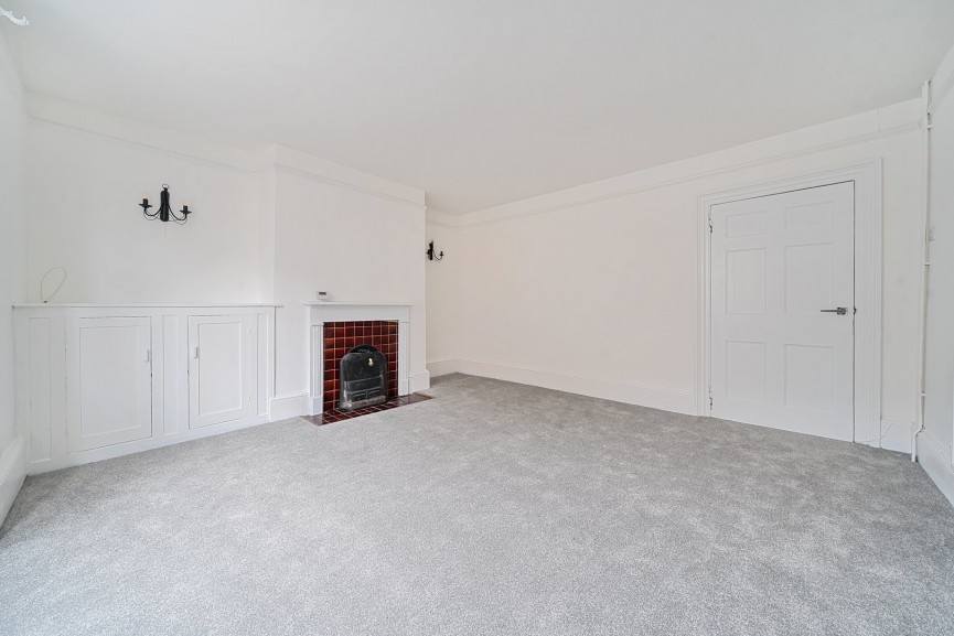 3 bedroom House for Sale High Street, Shefford, Bedfordshire