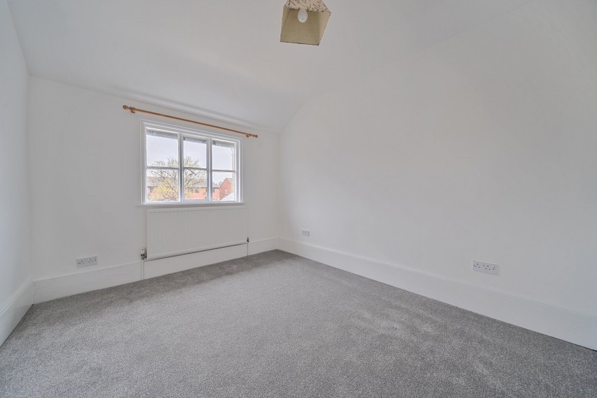 3 bedroom House for Sale High Street, Shefford, Bedfordshire