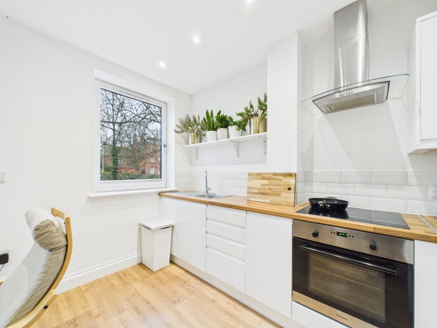 1 bedroom Flat for Sale Old Park Road, Hitchin, Hertfordshire