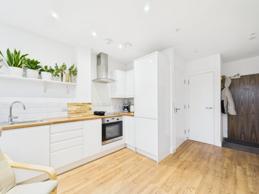 1 bedroom Flat for Sale Old Park Road, Hitchin, Hertfordshire