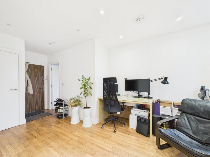 1 bedroom Flat for Sale Old Park Road, Hitchin, Hertfordshire