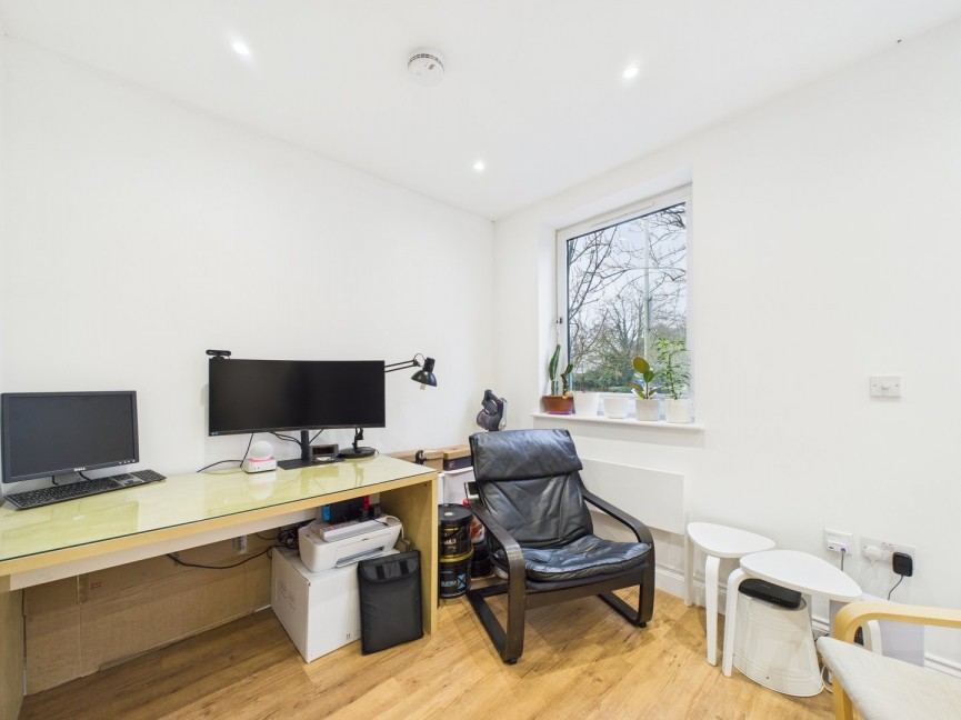 1 bedroom Flat for Sale Old Park Road, Hitchin, Hertfordshire