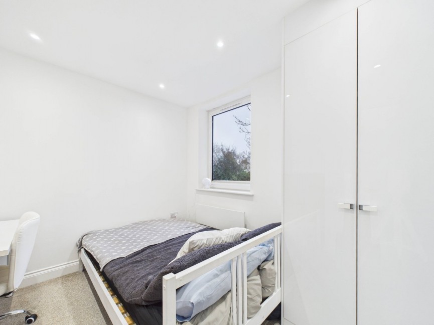 1 bedroom Flat for Sale Old Park Road, Hitchin, Hertfordshire