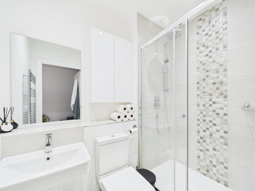 1 bedroom Flat for Sale Old Park Road, Hitchin, Hertfordshire