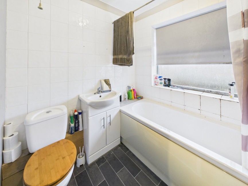 4 bedroom House for Sale Spring Close, Biggleswade, Bedfordshire