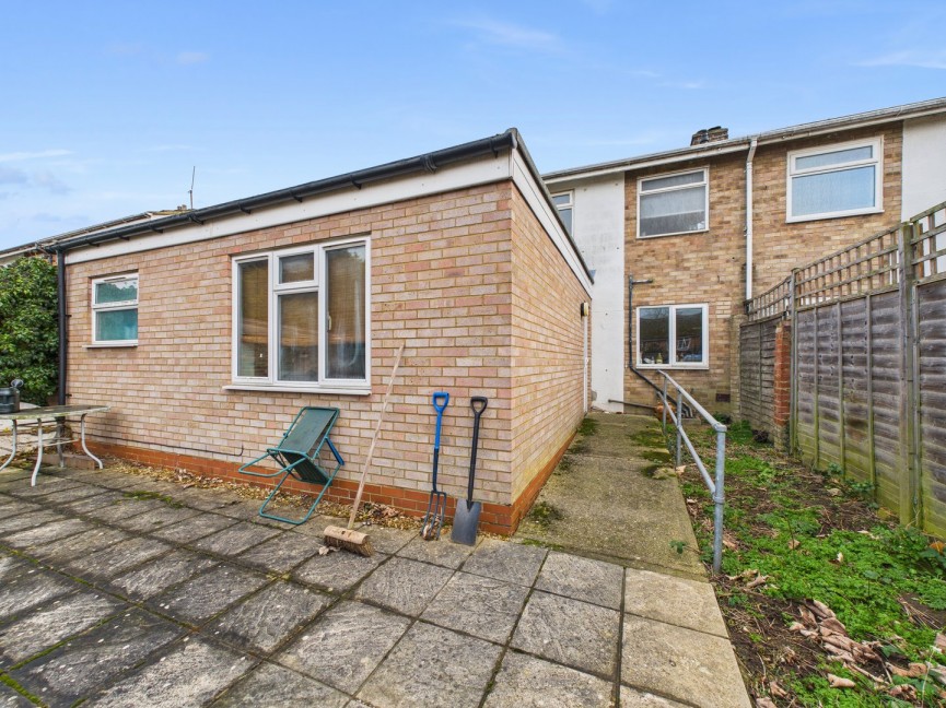 4 bedroom House for Sale Spring Close, Biggleswade, Bedfordshire