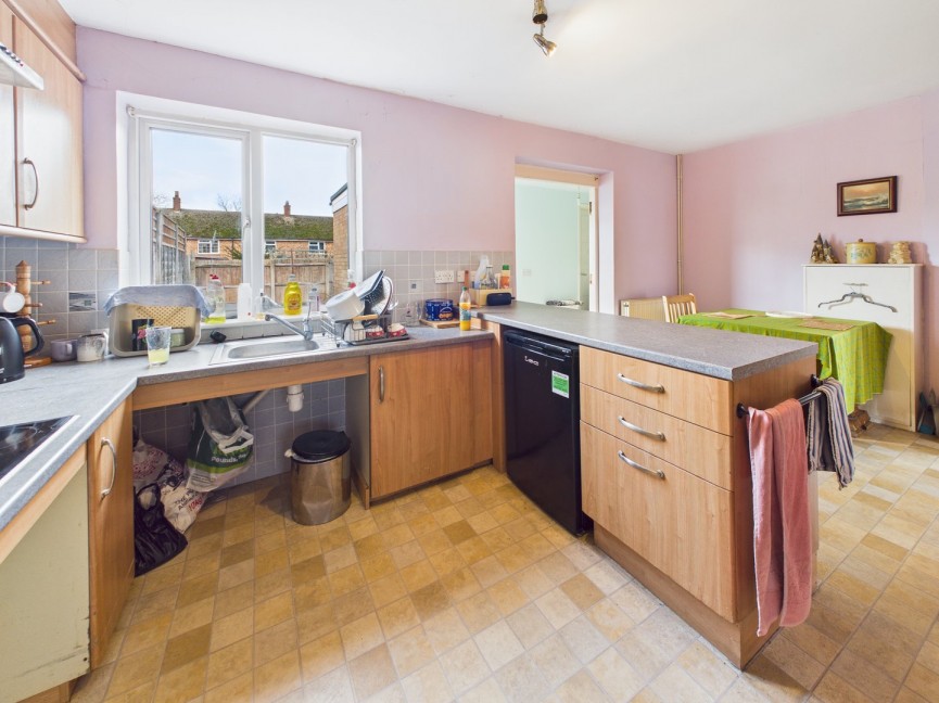 4 bedroom House for Sale Spring Close, Biggleswade, Bedfordshire