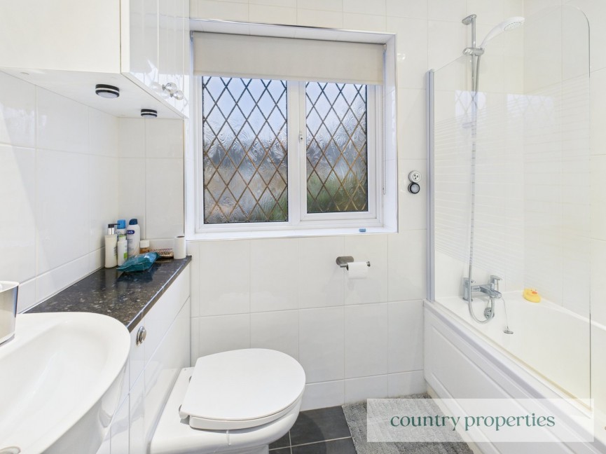 4 bedroom House for Sale Beverley Gardens, Welwyn Garden City, Hertfordshire