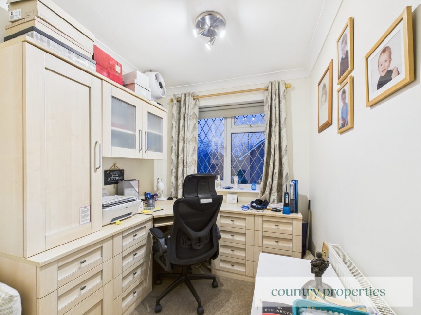 4 bedroom House for Sale Beverley Gardens, Welwyn Garden City, Hertfordshire