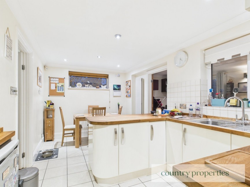 4 bedroom House for Sale Beverley Gardens, Welwyn Garden City, Hertfordshire