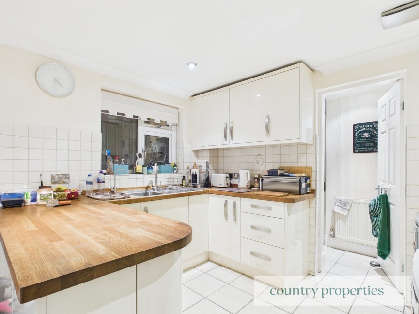 4 bedroom House for Sale Beverley Gardens, Welwyn Garden City, Hertfordshire