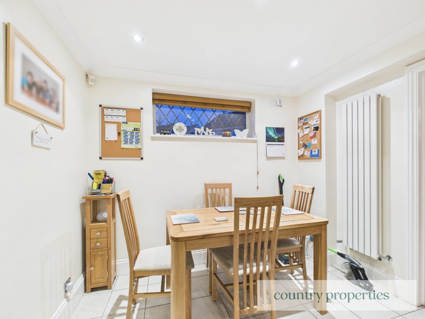 4 bedroom House for Sale Beverley Gardens, Welwyn Garden City, Hertfordshire