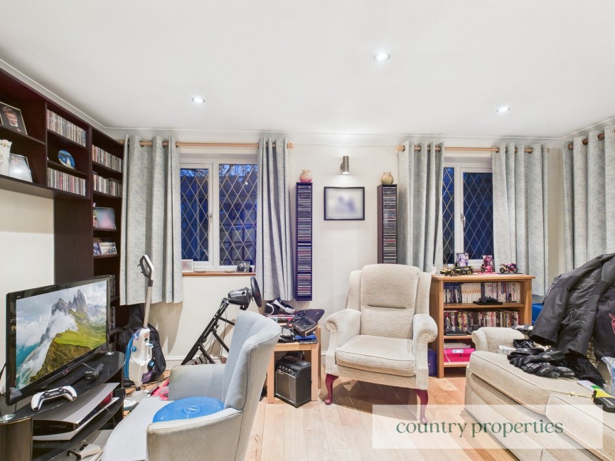 4 bedroom House for Sale Beverley Gardens, Welwyn Garden City, Hertfordshire