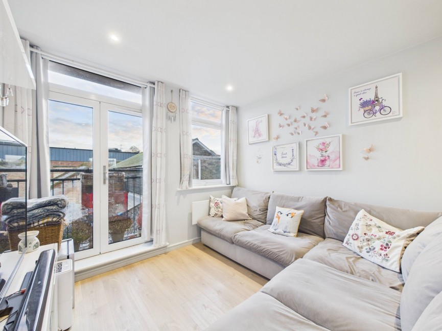 1 bedroom Flat for Sale John Street, Royston, Hertfordshire