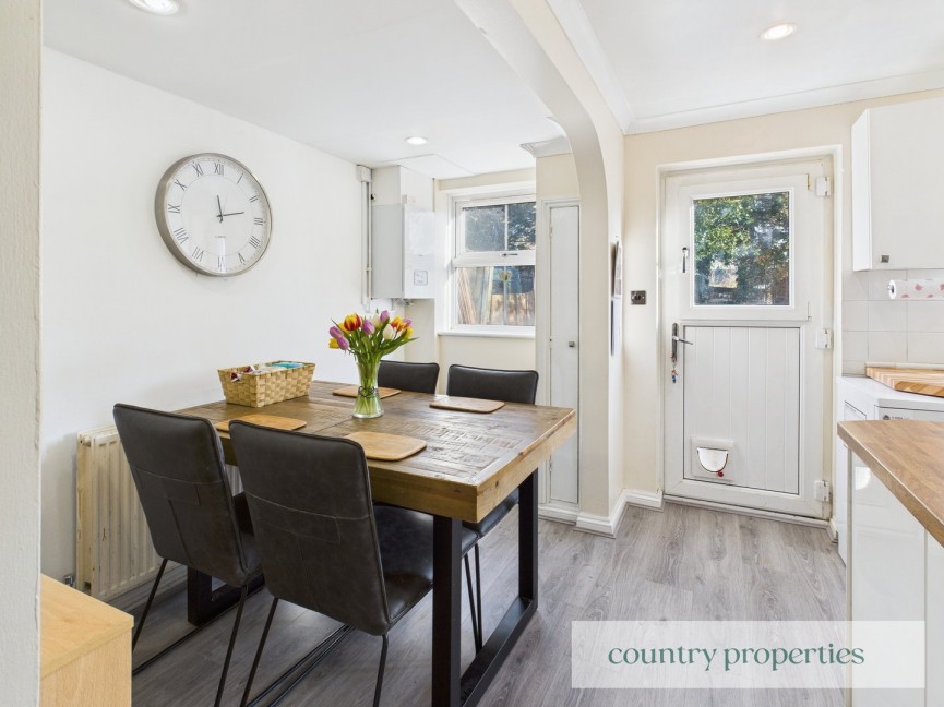 3 bedroom House for Sale Hollybush Lane, Welwyn Garden City, Hertfordshire