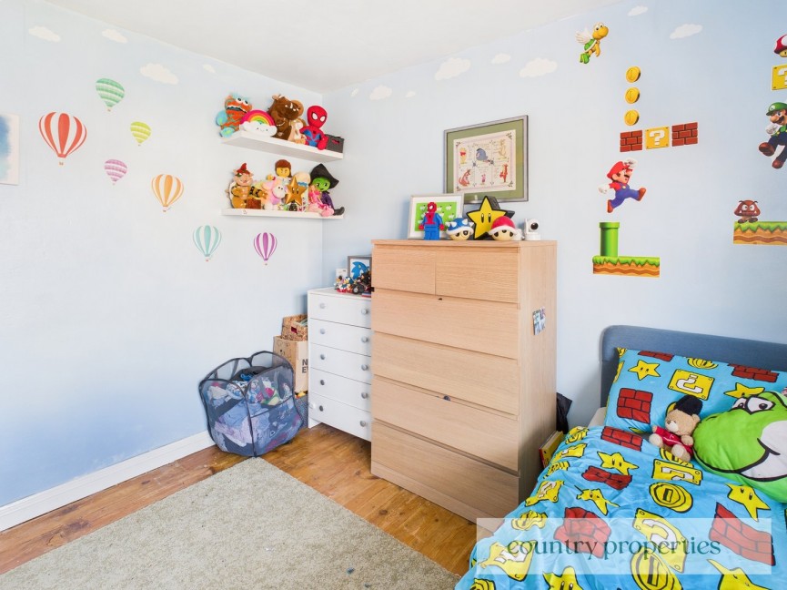 3 bedroom House for Sale Hollybush Lane, Welwyn Garden City, Hertfordshire