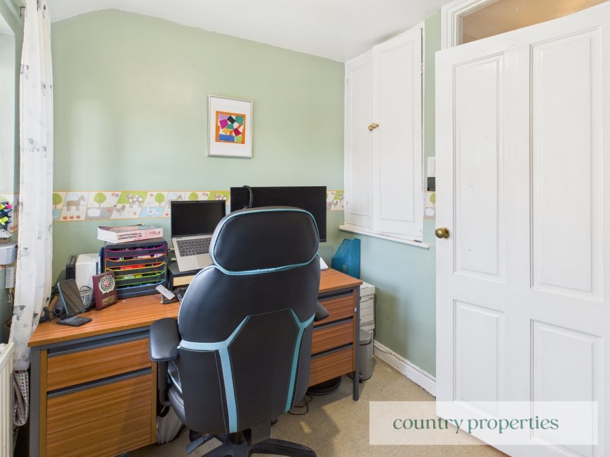 3 bedroom House for Sale Hollybush Lane, Welwyn Garden City, Hertfordshire