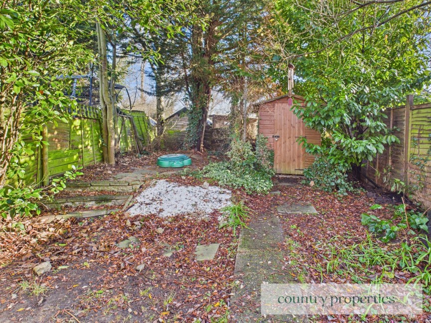 3 bedroom House for Sale Hollybush Lane, Welwyn Garden City, Hertfordshire