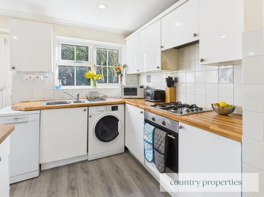 3 bedroom House for Sale Hollybush Lane, Welwyn Garden City, Hertfordshire