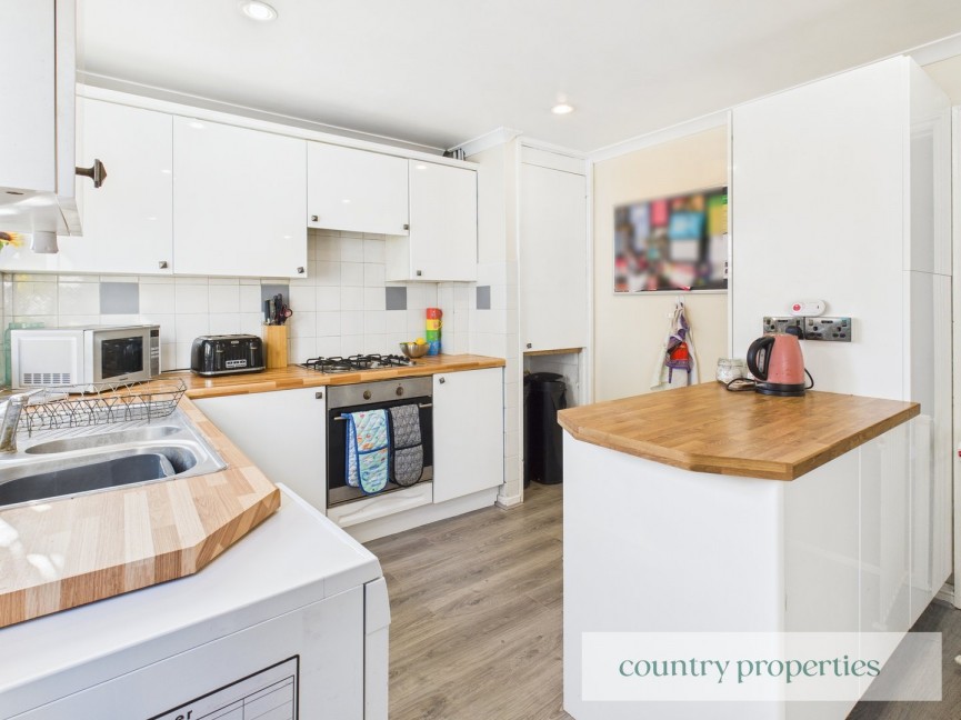 3 bedroom House for Sale Hollybush Lane, Welwyn Garden City, Hertfordshire