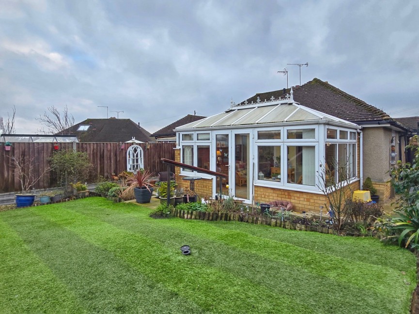 2 bedroom Bungalow for Sale Ampthill, Bedfordshire