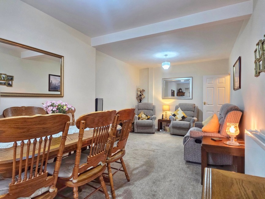 2 bedroom Bungalow for Sale Ampthill, Bedfordshire