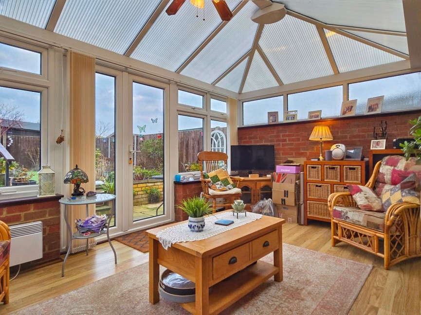 2 bedroom Bungalow for Sale Ampthill, Bedfordshire