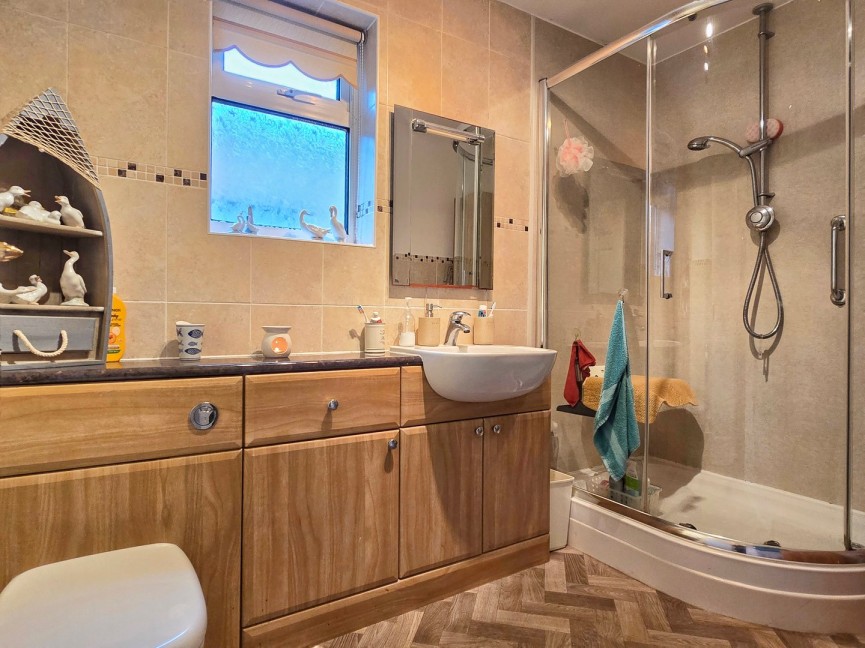 2 bedroom Bungalow for Sale Ampthill, Bedfordshire