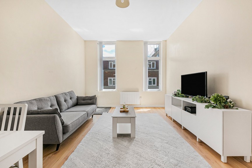 2 bedroom Flat for Sale Town Centre, Hatfield, Hertfordshire