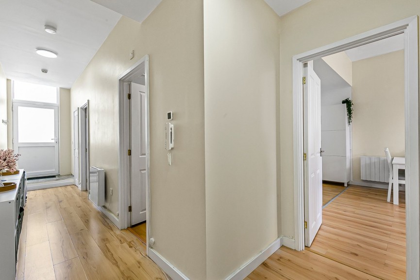 2 bedroom Flat for Sale Town Centre, Hatfield, Hertfordshire