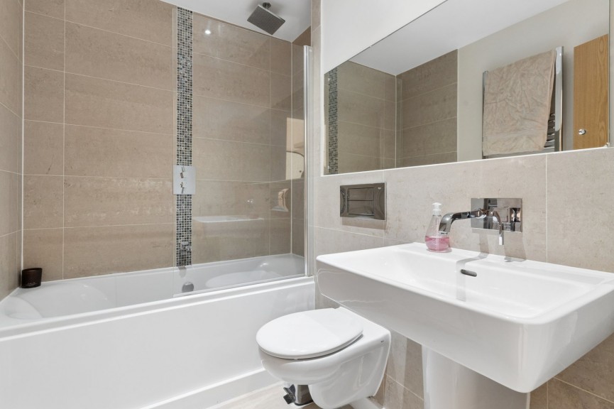2 bedroom Flat for Sale Hitchin, Hertfordshire