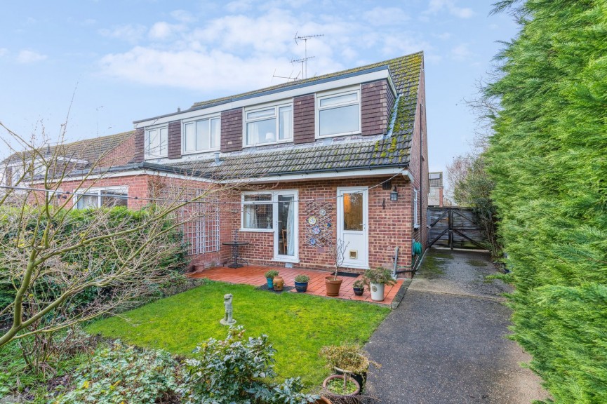 3 bedroom House for Sale Riddy Hill Close, Hitchin, Hertfordshire